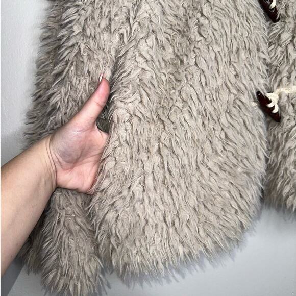 Reformation Cropped Faux Fur Soft Teddy Coat Light Gray Pockets Size Medium - Picture 6 of 9